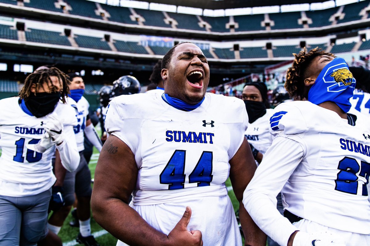 coachmutt's tweet photo. 💙💙BE PEOUD TO BE A JAG💙💙

Thank you @SummitFB for taking us with you on an incredible ride for the past 5-weeks!

This amazing group of young men and awesome coaching staff showed us how a common goal, love for another, and hard work can overcome the obstacles of life! https://t.co/g9sV5G5z2Z