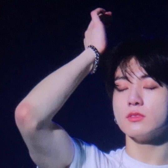 jksbiscuits97's tweet photo. chúc em bé luôn xinh xắn, vui vẻ, làm những điều bé mong muốn nhé 🥺🥰 iu googie cụa tui rất nhìuuu 🐰💜
OUR HAPPINESS JUNGKOOK 

#HAPPYJKDAY https://t.co/QYuPvZFdtr