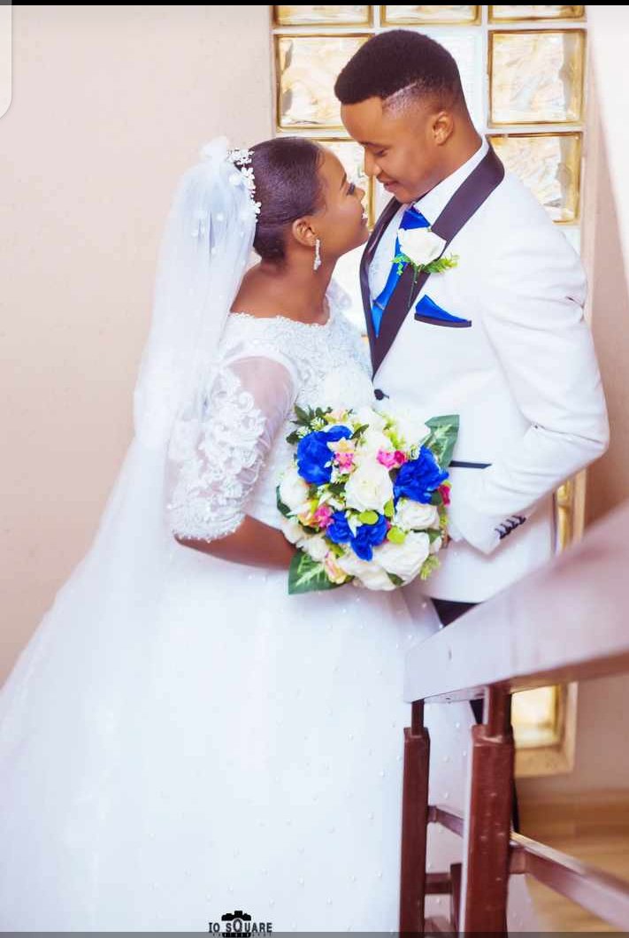 altewale's tweet photo. I present to you  Mr and Mrs Akinola Akano.

God bless your home man, Congratulations 🎉🎊🎈 https://t.co/naR9bushIE