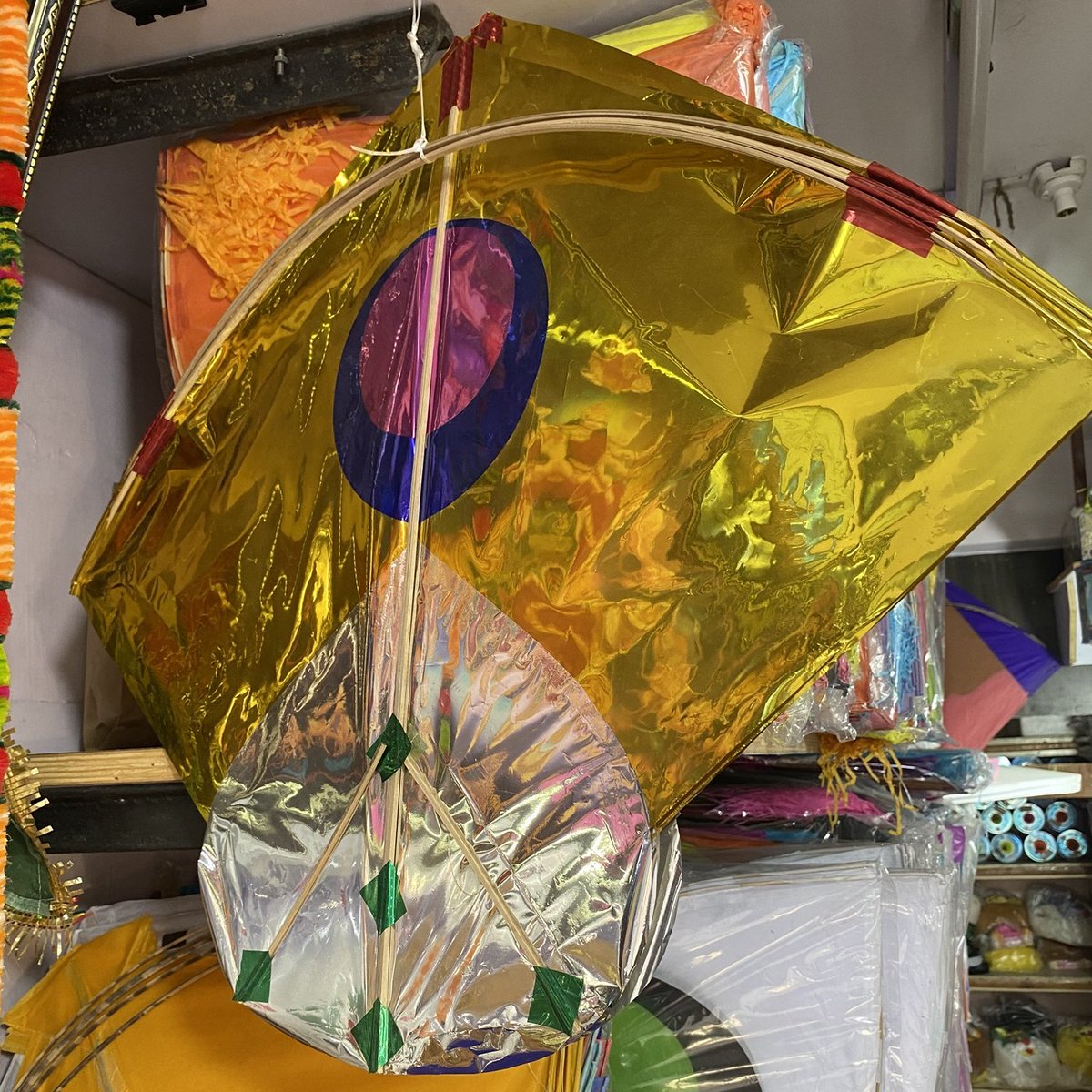 bablakites's tweet photo. 🪁20 Metal Designer Kites (Size 54.5*64 Centimeter) + Free Shipping in India.
🌟To Grab this special offer, Order Now at https://t.co/psvWAmr09o

#bablakites #patang #dori #manja #kiteflying #kitecompetition #kiteflying #buyonlinekites #quality #metalkite #kitefestival #enjoylife https://t.co/DPR9qLqpAH