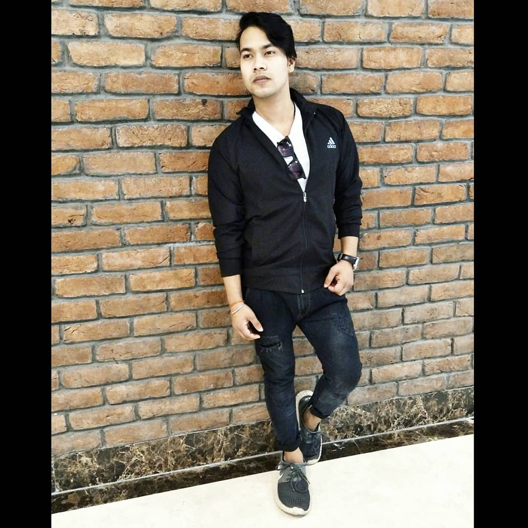 ADKVISHAL6's tweet photo. Study in classics. Write your Own Rules💗💗
.
.
.
.
.
.
.
.
.
#life #rule #lifestyle #fashionboy #fashionmodel #modellingpic #photography📷 #picoftheday #photoftheday #artist #bollywoodindustry #celebritylifestyle #newdelhi #dlfmallofindia #dlfmallnoida #viralme #adkvishal https://t.co/kffTkHOiCe