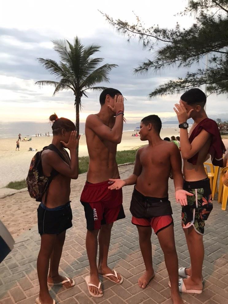 da_nike022's tweet photo. Os cura lésbicas de saquarema 🌍💫 https://t.co/ZtGA0jk1da