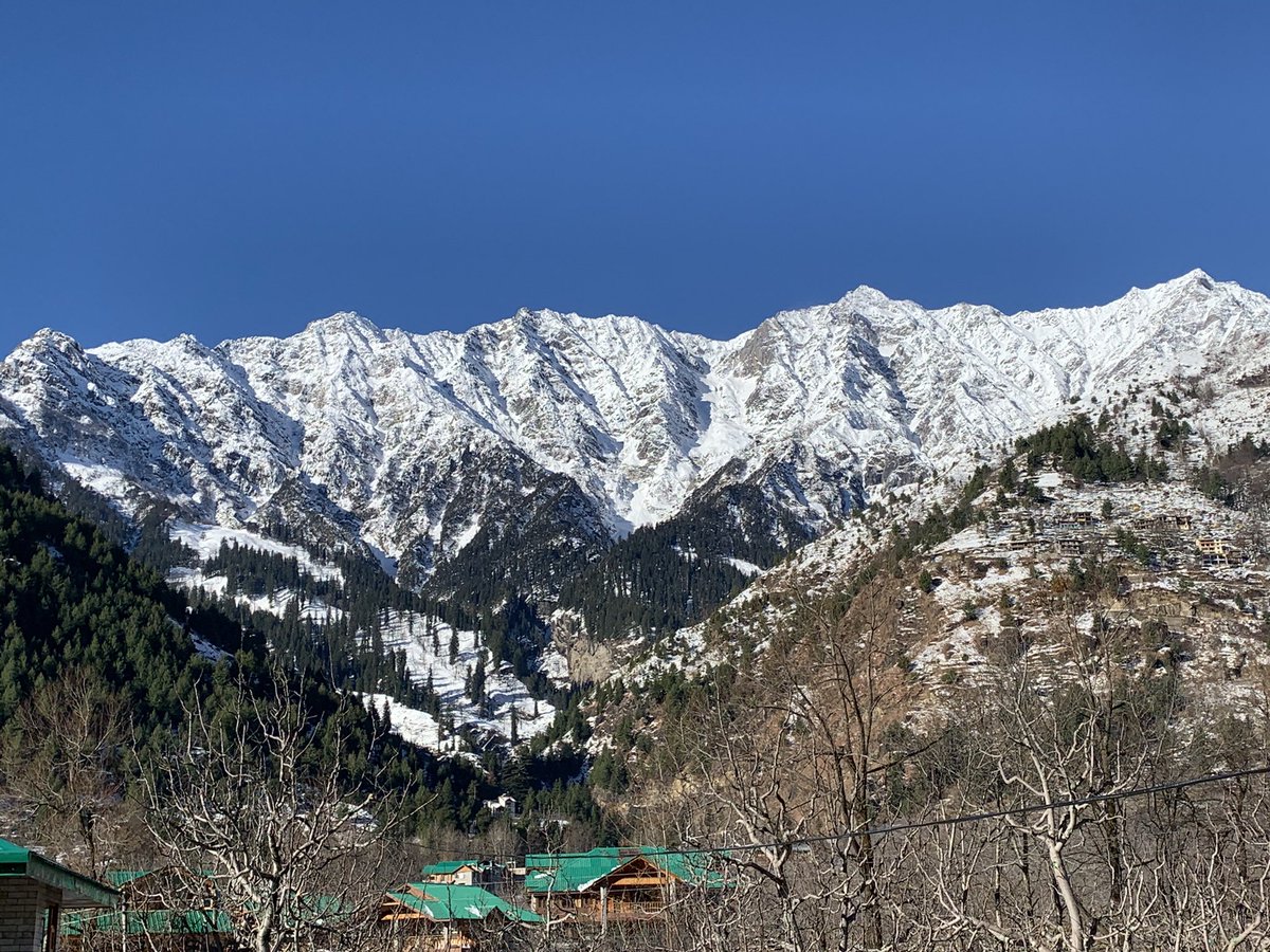 RSantosh13's tweet photo. Whaattte a view!!!!!’
#nature #snowfall @hp_tourism #HimachalPradesh #kullumanali #photography #iPhone #iPhoneXR #applephoto #delhi #travel #idyllicinn #roomview https://t.co/9P2P8MvNzq