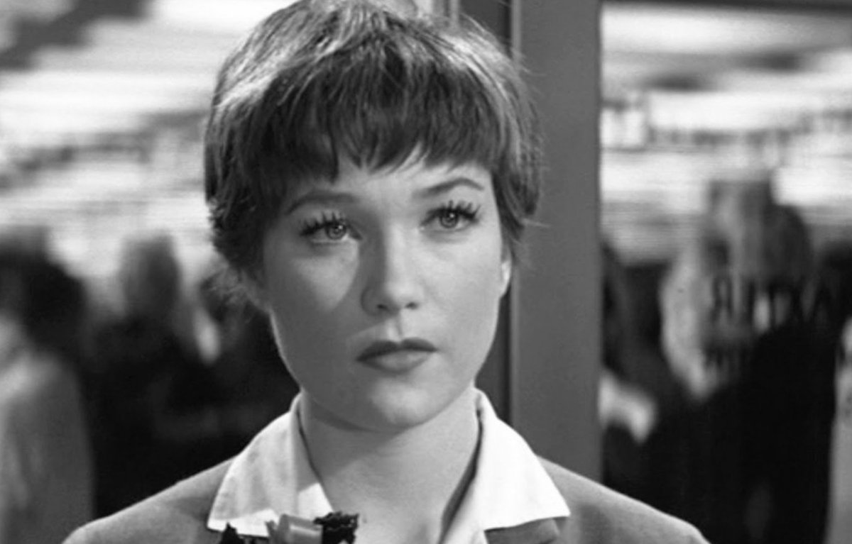 Can we interrupt the Apocalypse for just a sec to remind everyone just how beautiful Shirley MacLaine was in 'The Apartment'?