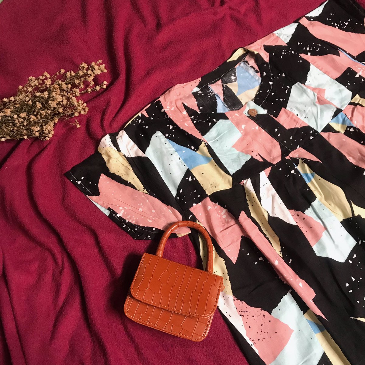 auliyaapa_'s tweet photo. Daster gemes cuma 25k ajaa✨
📌 FULL OBRAS
📌 BAHAN RAYON PREMIUM
📌 Motif kekinian
📌 All size LD 100cm - 115cm , Panjang 90cm - 115cm
📌 Fix order silahkan kirim format order ke 085727323352
📌 Shopee : abeautyofficial
#dastermurah
#dastergemes
#dastersambung
#dasterkekinian https://t.co/yIDZK3Ysgp