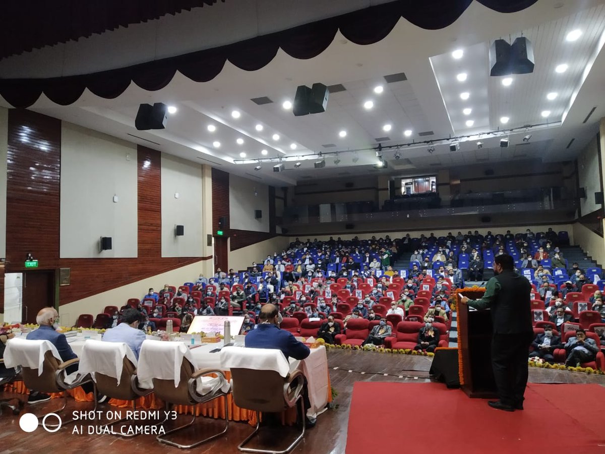 नोएडा में आयोजित विद्युत सुधार संगोष्ठी में मा0ऊर्जामंत्री<a href="/ptshrikant/">Shrikant Sharma</a> जी ने 'सबको बिजली हरदम बिजली' के लक्ष्य पर अभियंताओं के पूरे मनोयोग से जारी प्रयासों की सराहना की।
#उपभोक्ता_देवो_भव की नीति को चरितार्थ कर उपभोक्ता सेवा को और बेहतर बनाने के उपायों पर हुआ मंथन<a href="/myogiadityanath/">Yogi Adityanath</a>