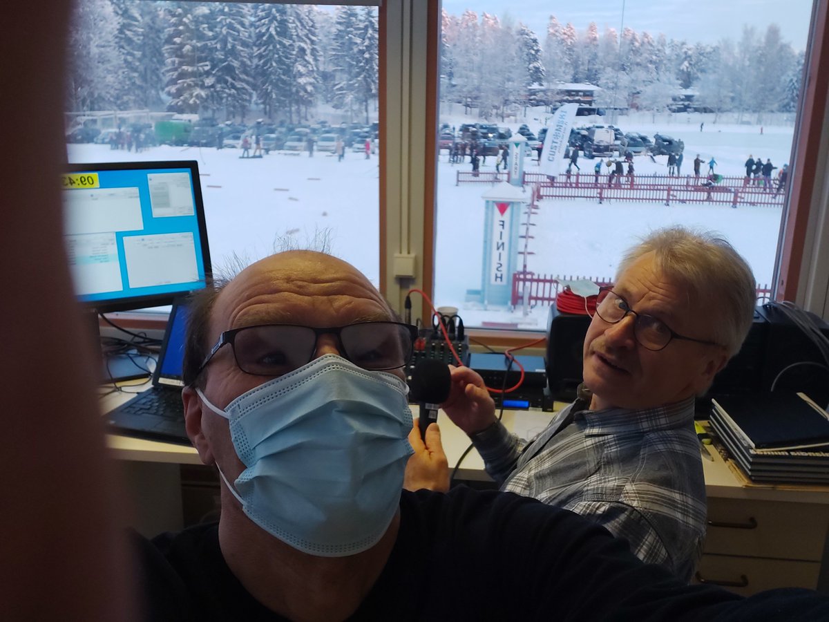 juhakirvesmies's tweet photo. Pojat kopissa. #CustomSki -hiihdot #uuttaluntajaluistavakeli #HU-46 https://t.co/8GUOpLNY0w