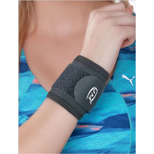 mygetwellstore's tweet photo. Wrist Wrap with Double Lock

Additional valcro strap for further support. Designed specially for right/ left hand.

Buy Now: https://t.co/4SFe5m8ixv

For Inquiry:
Whatsapp: +91-9422101035
website: https://t.co/EfQMH3Esaj https://t.co/aljAHxVOph