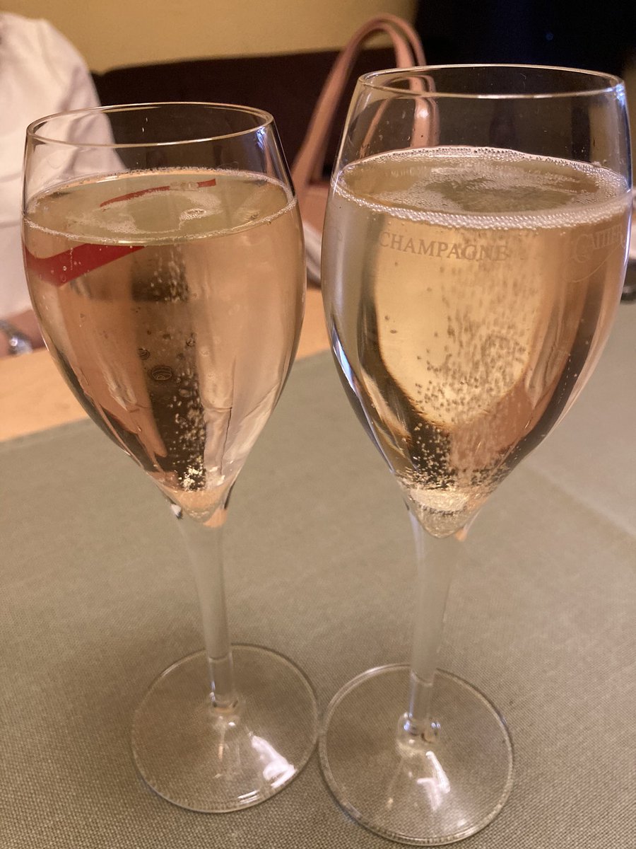 yutokukun's tweet photo. 地元のレストランにて自然派ワインで銀婚式のお祝い。コロナ収束後は派手にしようという事で。25年もお付き合いいただき有難うございます! #lessens #レサンス #たまプラーザ #自然派ワイン #銀婚式 #フレンチレストラン #アラフィフライフスタイル https://t.co/OgdiY4nVqZ
