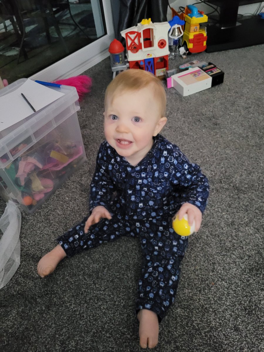 DavidRob2002's tweet image. Early mornings with the boy are really worthwhile when you get a big smile and a cracking view #barnsleyisbrill