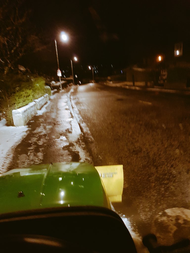 SusannahLeake's tweet photo. Saturday morning tractor karaoke is on! https://t.co/WMpkRreYkK