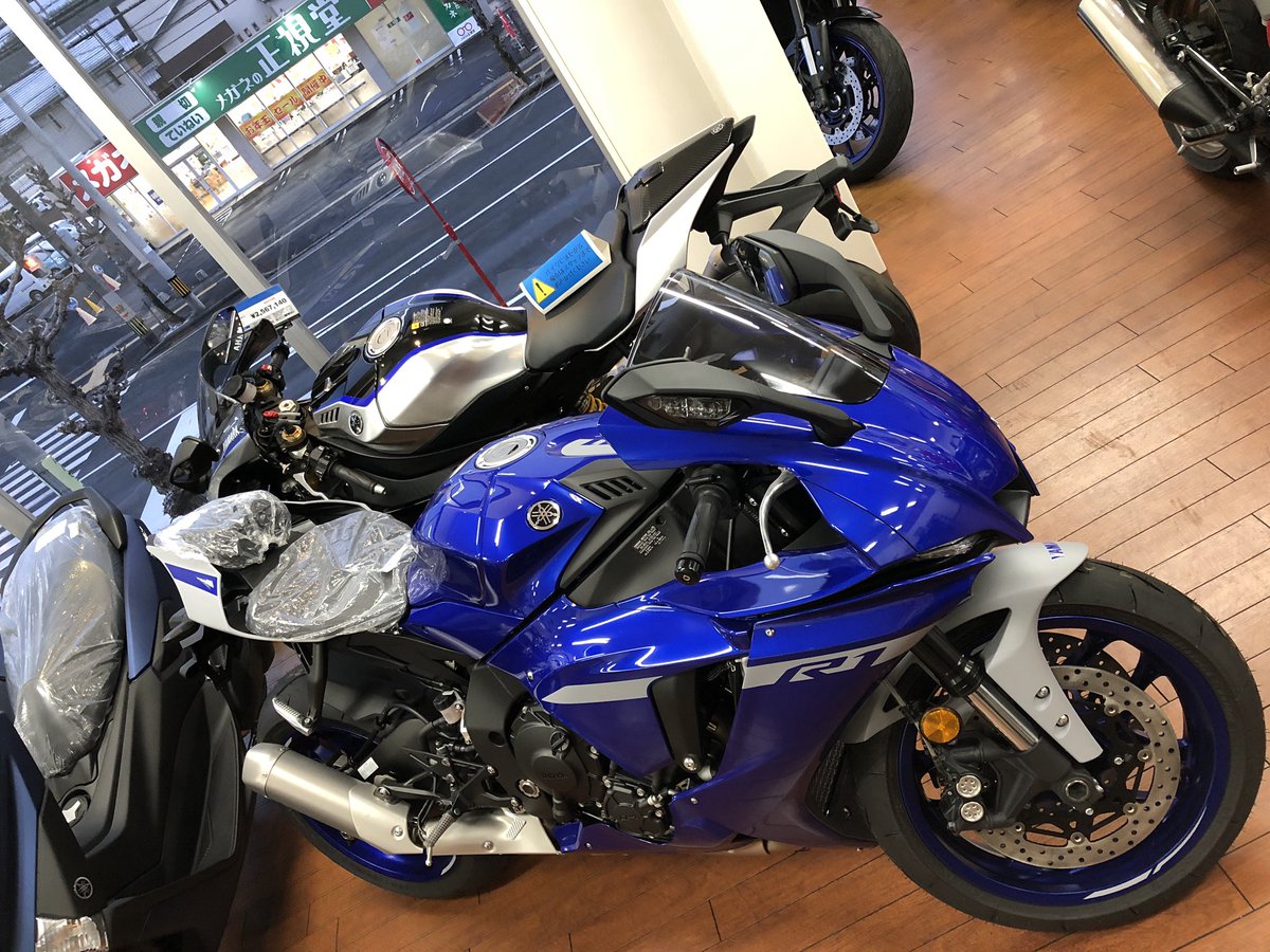 Ysp大分 V Twitter バイク乗りなら一度は乗りたいスーパースポーツ 当店yzf R1のモデルとr1mの中古 車がございます 速さが滲み出るような精悍なスタイルのバイクですね