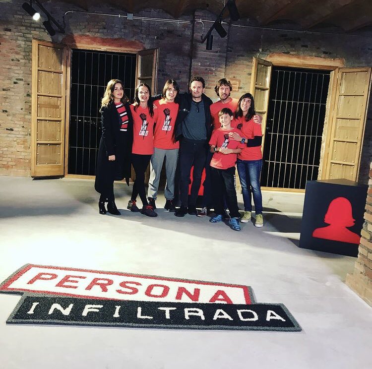 curamsd's tweet photo. Gran programa dijous de #PersonaInfiltradaTV3 
Vem riure molt i vem tenir un fantàstic regal. 
Gràcies a tot l’equip del programa @InfiltradaTV3 !!!
❤️
Gran programa el jueves de #PersonaInfiltradaTV3 
Gracias equipazo!!
#nensMSD #curamsd #IVETunacuraMSD #ullastrell https://t.co/7jMUYo1zac