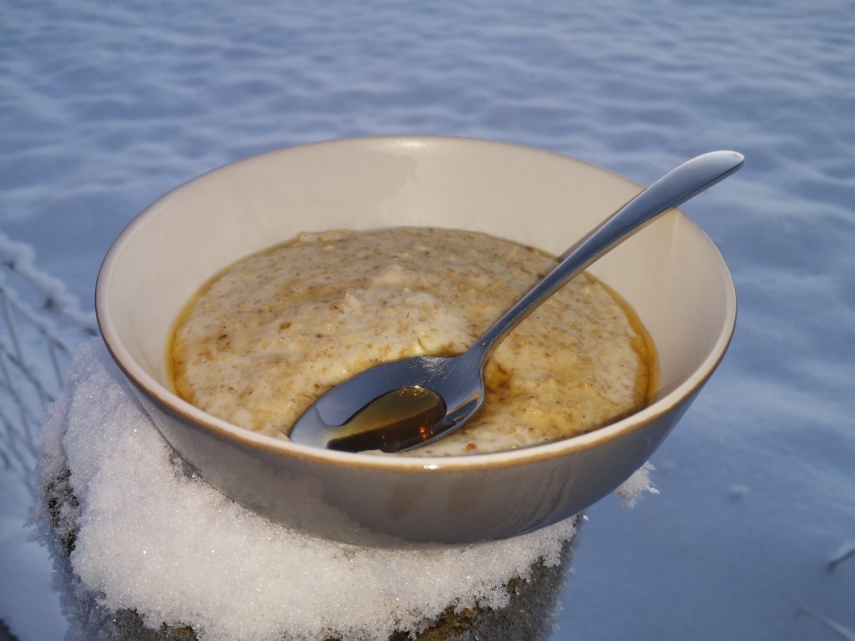deputypics's tweet photo. It's a #porridge and golden syrup kind of a day #productionSaturday #SaturdayMorning #winter #Scotland #Saturdayworkers What's everyone else having? @SalmondSalmond @AlastairDalton @katharine_hay https://t.co/pu0unVfhCg