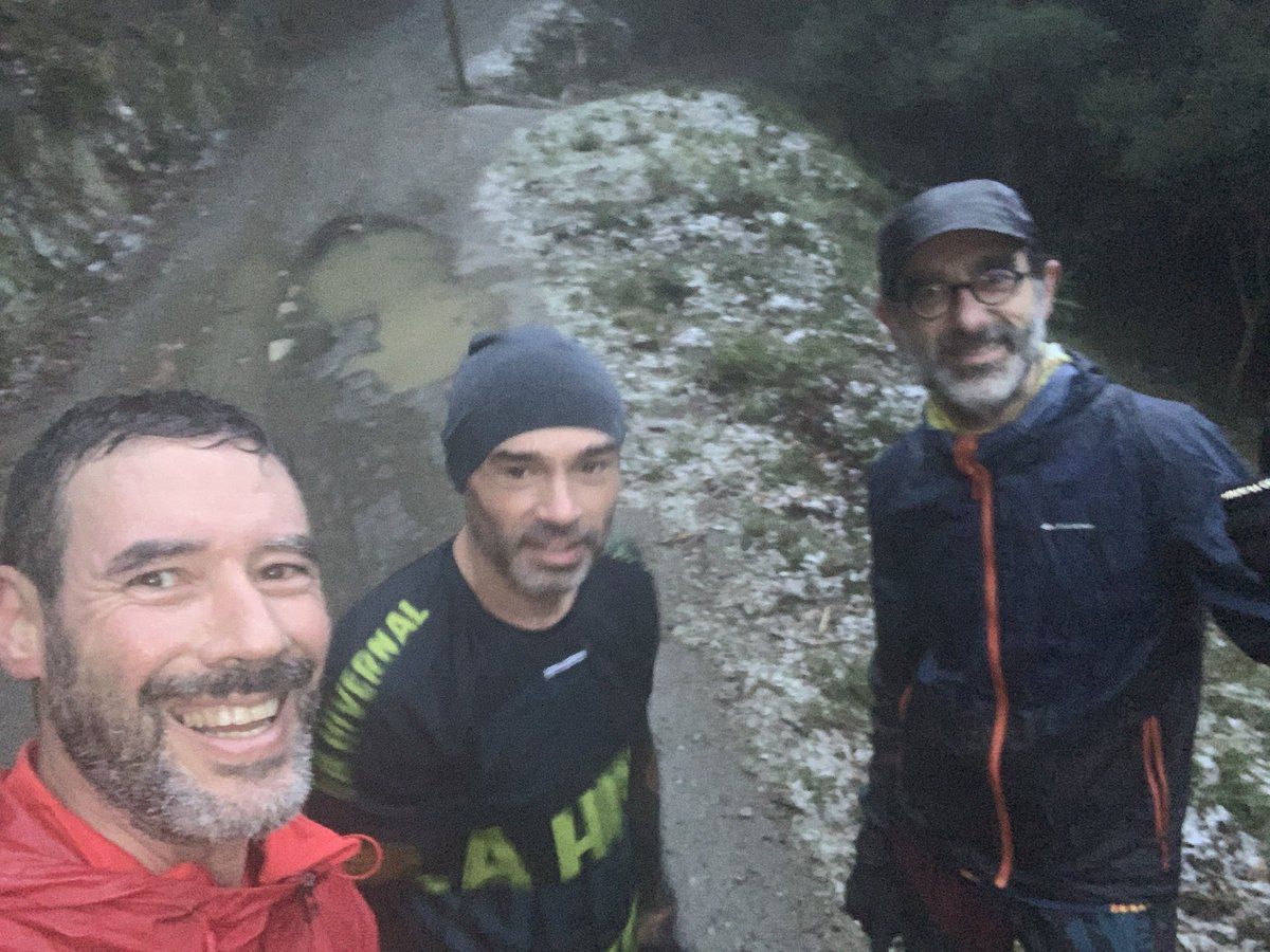 xisco_brownie's tweet photo. Ni pluja, ni neu, ni fred...
#frikisalpoder
#mapasionacorrer https://t.co/uOU6gpYvX9