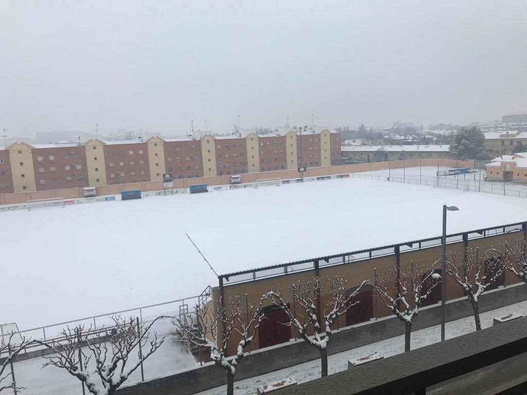 SergiTarruella's tweet photo. @FutbolCatalunya @UEO1921 @Lleida_Esportiu Camp del @AgramuntCf ❄️⚽️ https://t.co/JEaxfKiM1k
