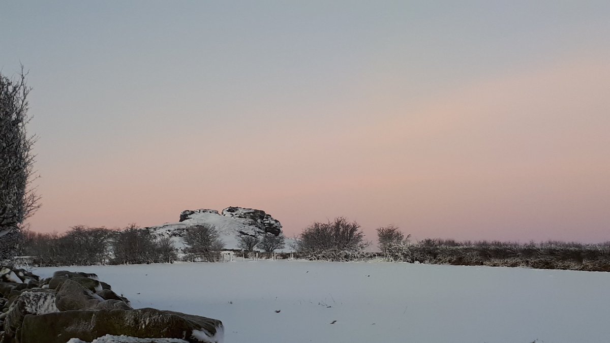 JamesFStone's tweet photo. Early morning walk to my local 'mountain', #AlmscliffCrag @StormHour @yorkshirepost @HgateAdvertiser https://t.co/7H3pNttQA2