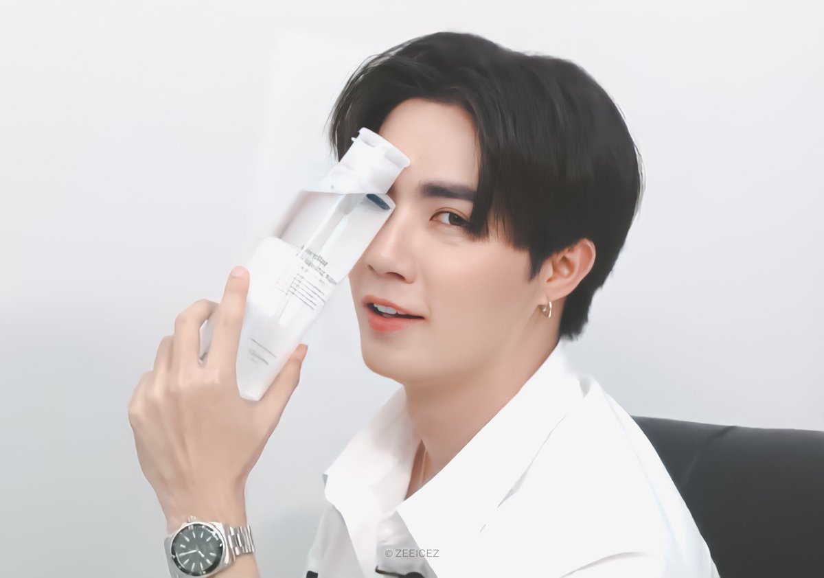 chibi_chieee's tweet photo. Thank you again #CeldermaT #Lafilla_collective #LAFILLAxShopeeTH #shopeeTH for tonight's live 💙💙💙
#LafillaXZeeXCelderma
#ZeePruk #Zunshine https://t.co/iz7dBhp05G