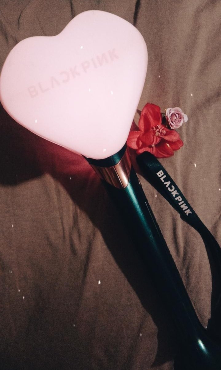 PLS HELP RT!!!

I'M SELLING MY BP LS VER. 1 NEVER BEEN USED AT CONCERTS
1K PHP ONLY (STILL NEGO PA PO)
BADLY NEED FUNDS LANG PO TALAGA 👉👈
DM FOR INQUIRIES :">