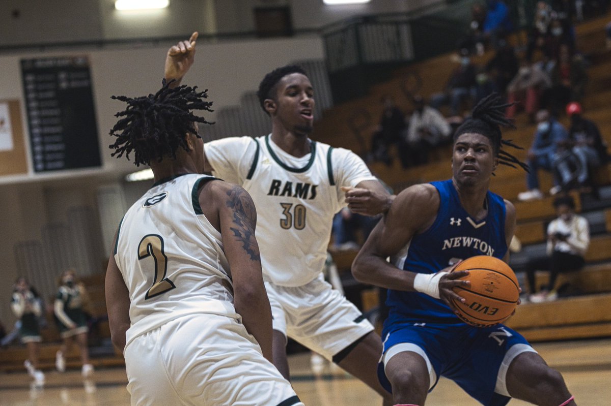 coachmrfoster's tweet photo. From last night's game. Lots more to come. But I don't think there's a photo where we weren't double teamed near the paint. 

#ramsrise #WeThrive https://t.co/9Qa9SqmuEe