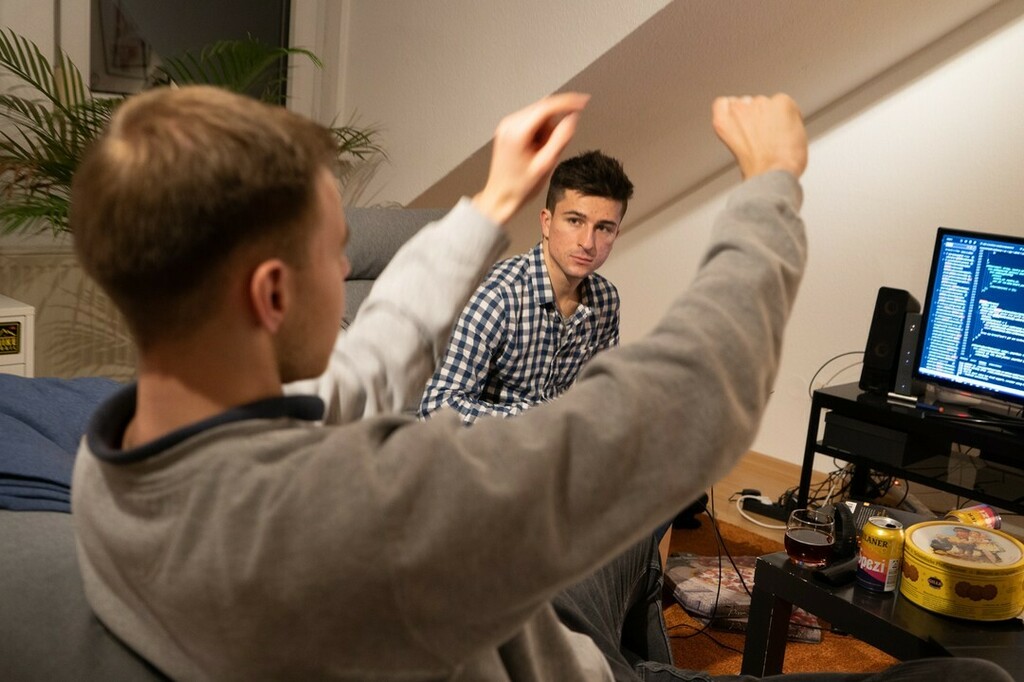 muncommand's tweet image. "Look @realjonasbruns, if the pile of Haribo boxes is not this tall - how am I supposed to work this weekend?"
@alexander.dietz as he explores the physics of the Conference App in the MUN Command Durlach Branch/ Cantine.

#muncommand #conferenceapp #sess… instagr.am/p/CJ0ztSlK2VX/