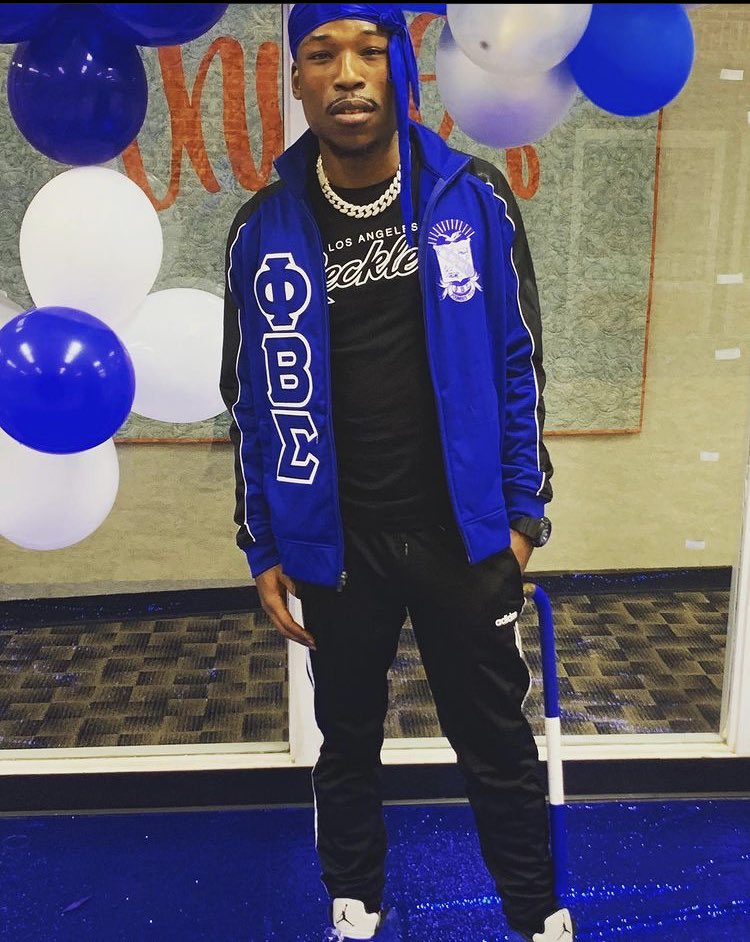 mrjrich_27's tweet photo. I mean... I been MABing for a while... 🔵🤟🏿🕊⚪️#Ibluphi #PhiBetaSigma #Foundersday #GOMAB https://t.co/qG1UrSeH4b