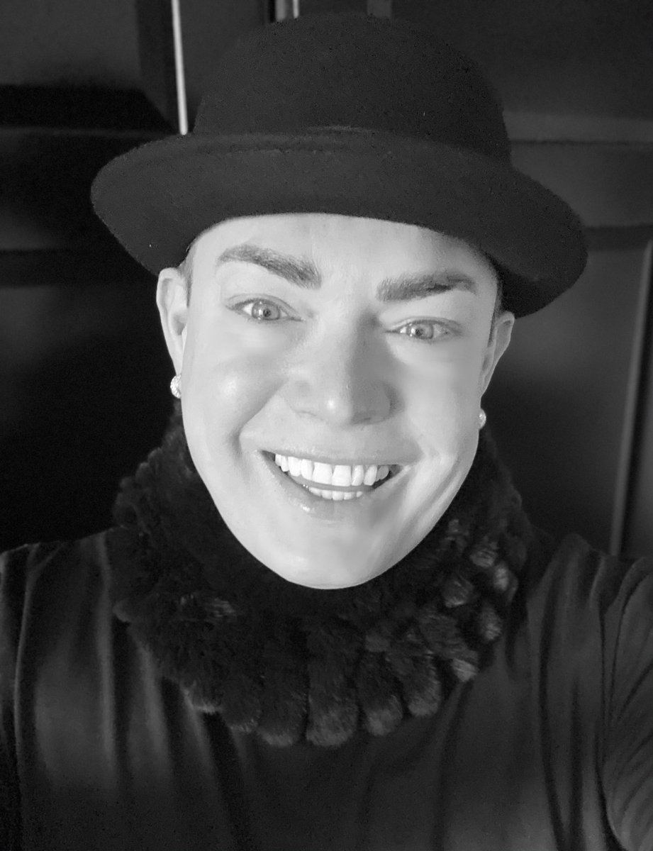 benniedenton's tweet photo. Love love love my #justsnoods #heidicook its so comfortable and warm it’s going to be a god send when this cold snap hits !! And not to mention how glamorous now just somewhere to wear it .... #alldressedupnowheretogo #covidessentials #justsnoods #comfort https://t.co/VXMRqUzZkE
