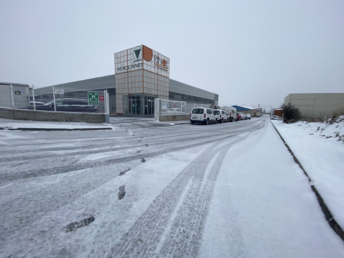 Kriscorti's tweet photo. ❄️2021 Otro año ❄️
⛄️Nuevas sorpresas ☃️

🥶@Rinol_Esp
🥶@Monofloor_RCR 
🥶@PermaneoEs 
🥶@RCRIF https://t.co/eGJ5eOUQBL