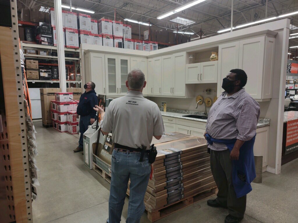 We love to see our MET partnership growing with some of our Order fulfillment associates learning about the Merchandise Execution Team job role over the next few months!