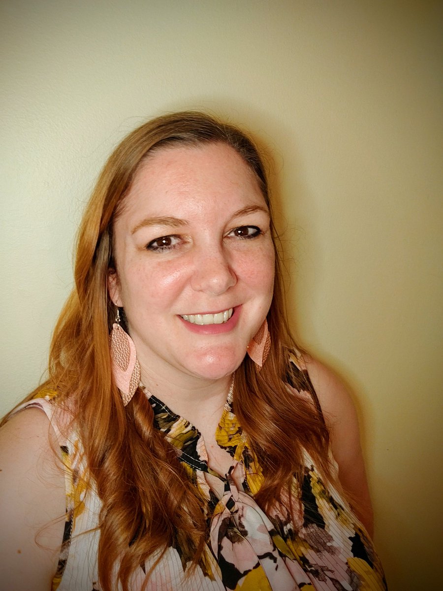 SarahNicole838's tweet photo. All dressed up and ready to present "Networking Like A Boss Online: Strategies for a Digital World" today to @Toastmasters District 8 as part of our leadership institute.
#D8TLI #ToastmastersTalking #SpeakerLife #PublicSpeaking #NetworkLikeABoss https://t.co/BZ8NyABa8A