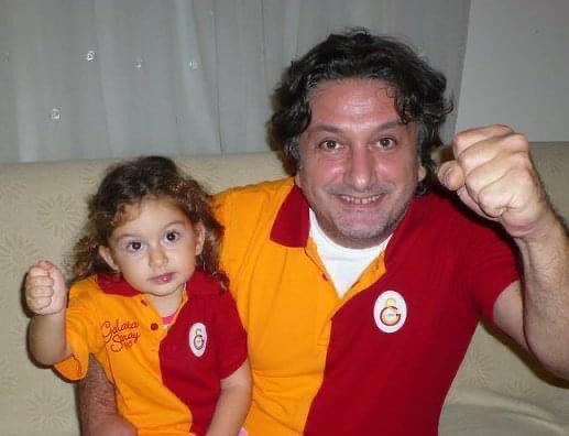 İyi insan , İyi Galatasaraylı Volkan İşcen’i kaybettik. Başta Karşı grubu olmak üzere Galatasaray tribününün  başı sağolsun.