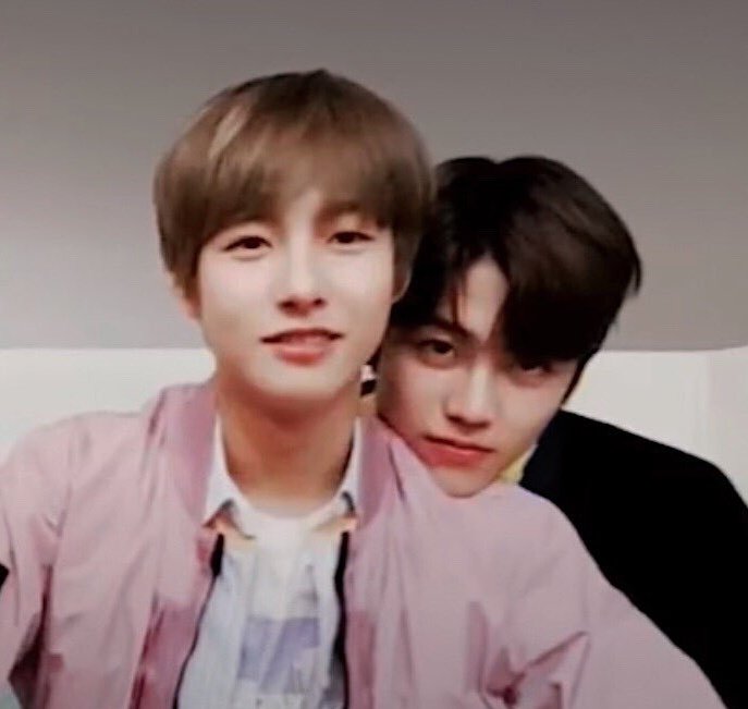 🦊꒰ หม้อไฟ ꒱🔥 tweet media