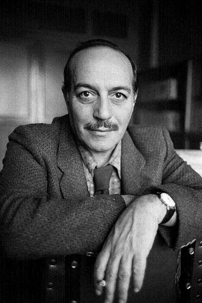 Ölüm geliyor aklıma birden ölüm
Bir ağacın gölgesine sarılıyorum.

#CemalSureya 'yı ölüm yıl dönümünde saygıyla anıyoruz. 

birsanatbirkitap.com/edebiyat/ikinc…