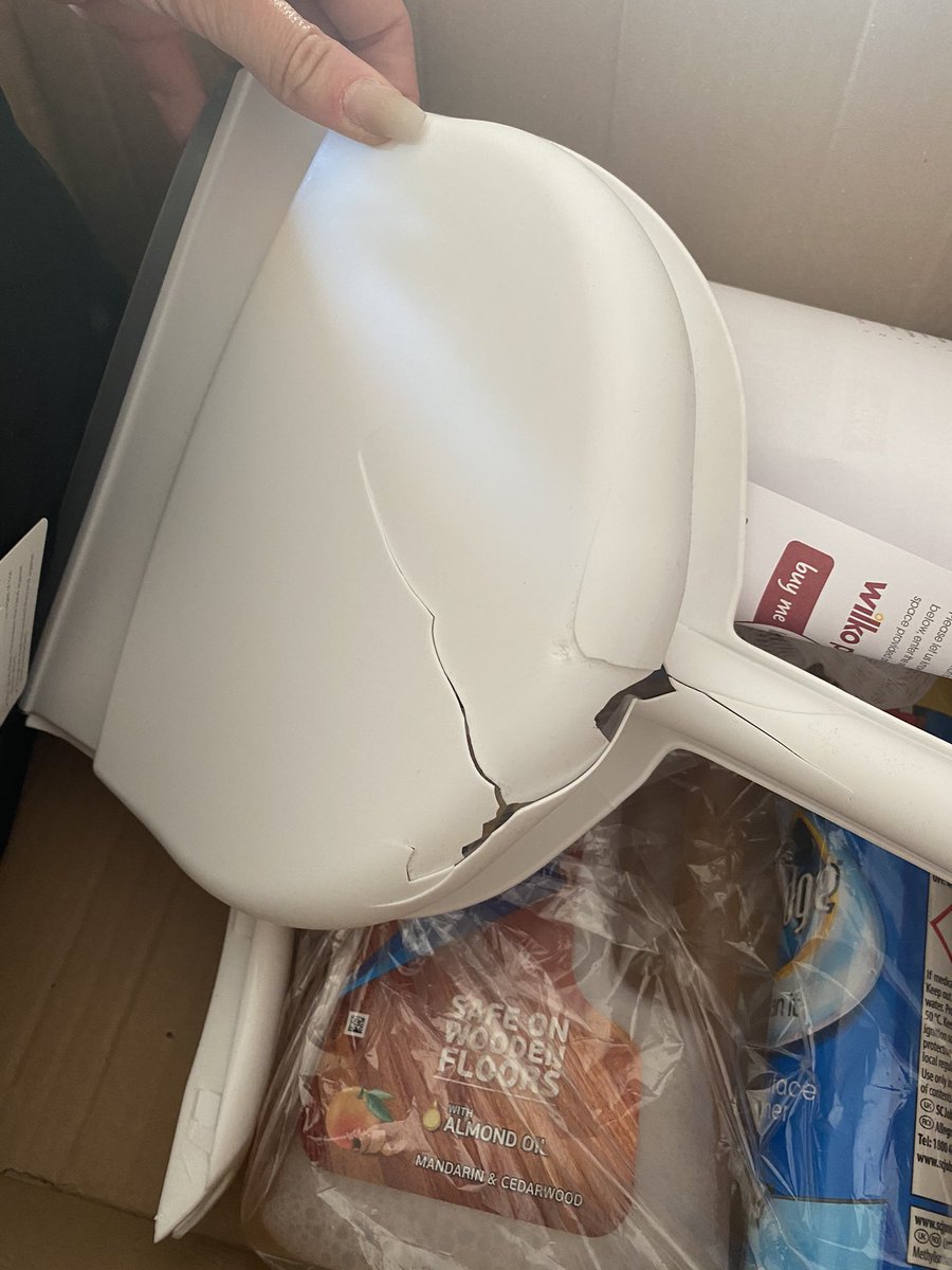 Ria_Marieeee's tweet photo. @Hermesparcels @LoveWilko I love when my parcel has been opened and then broken... thanks guys 👍🏼👍🏼👍🏼 https://t.co/44buZUICbg