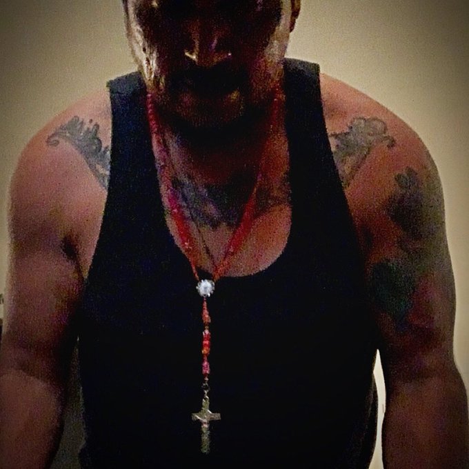 Who&rsquo;s up https://t.co/sKMF4JgLuv<a href="/tag/help"class="tags"><span>#help</span></a><a href="/tag/straight"class="tags"><span>#straight</span></a><a href="/tag/letsmakeamovie"class="tags"><span>#letsmakeamovie</span></a><a href="/tag/wheremyfreaksat"class="tags"><span>#wheremyfreaksat</span></a>