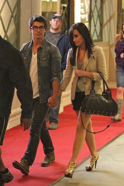 Other pictures of Jemi.