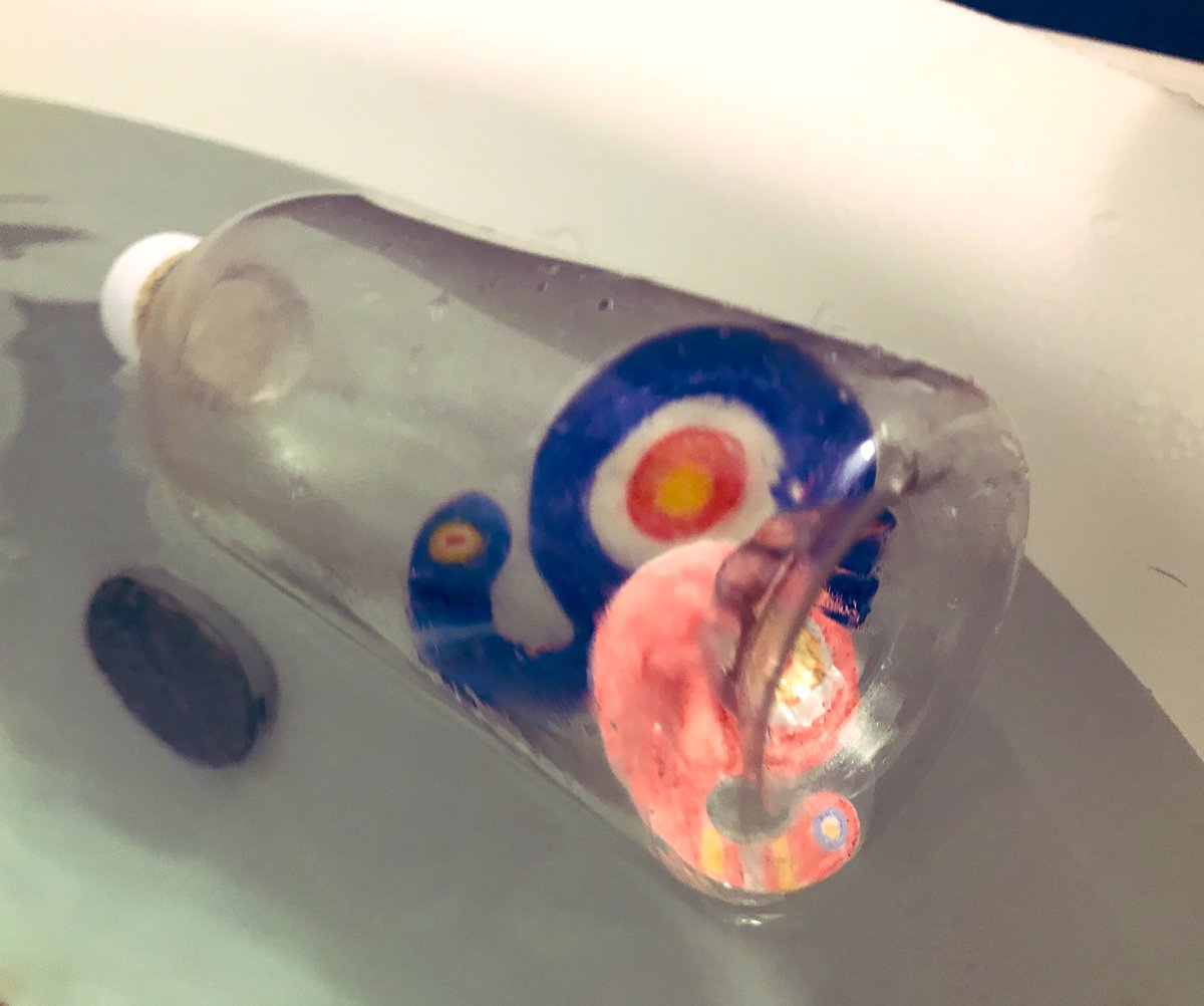 昭信 ふんばり温泉 シュテルンビルト 息子氏に自作のおきあがりこぼしを与えたらめっちゃ気に入ってくれたので 泣くほど嬉しい もいもいは色鉛筆で描いて 使わない哺乳瓶の蓋に重しは庭の石に粘土を使用 本当にもいもい大好きだなー しかし 1日も