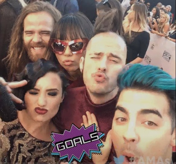 1st pic: Jemi for a promotional video (2014); 2/3: Jemi at the iHeartRadio Awards (2015); 4: Jemi with the rest of DNCE at the AMAs in 2015.