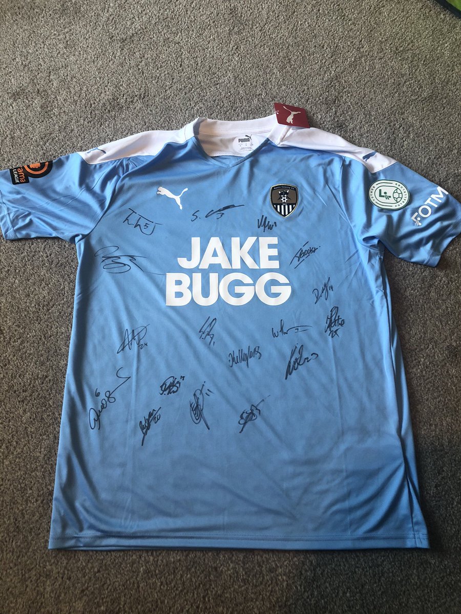 Jezza_NCFC's tweet photo. My prize arrived today! Thank you @FotMob it’s brilliant! #NottsCounty @Official_NCFC #JakeBug #Prize #FotMob #Football https://t.co/PHQ2JJ7Pr8