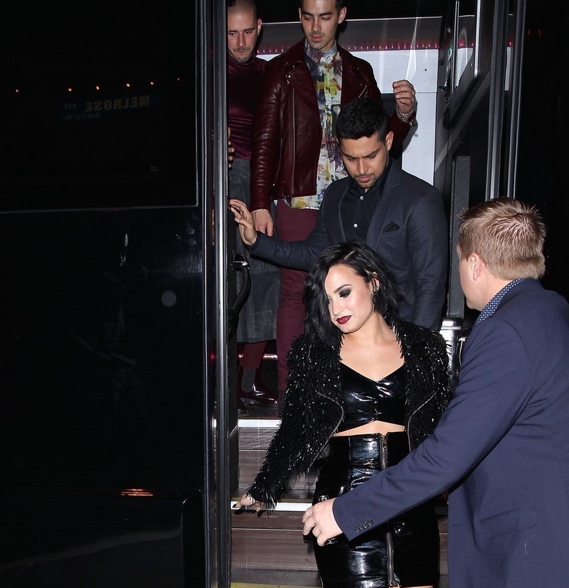 1st: Jemi and Wilmer in November 2015; 2nd: Jemi and Nick during the Future Now Tour; 3rd: Jemi and Nick on 4th of July; 4th: Jemi on their joint show in late September 2016.