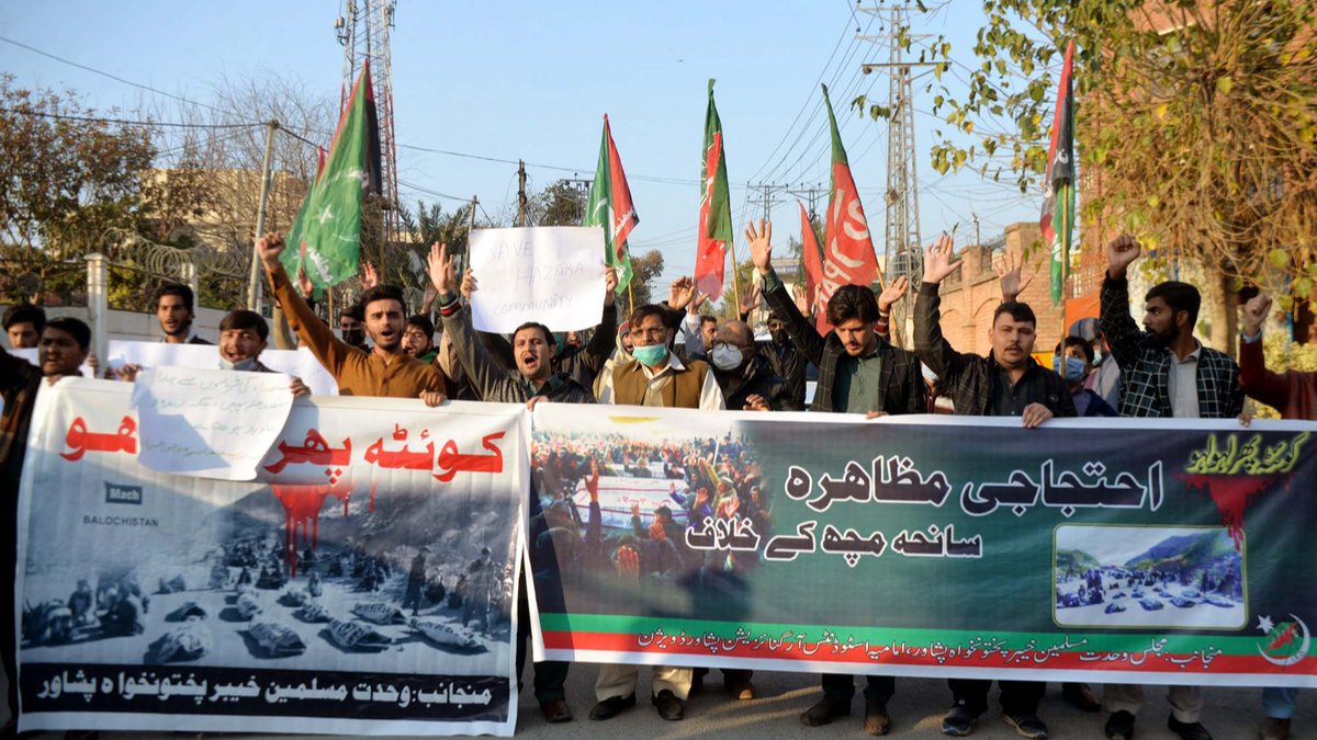 assyntgroup's tweet image. #FullReport #Pakistan: A brutal #IS attack on #Hazara in Baluchistan has triggered days of protests and put pressure on the prime minister to calm tensions in #Quetta. Access the full report for more: bit.ly/35moyvs