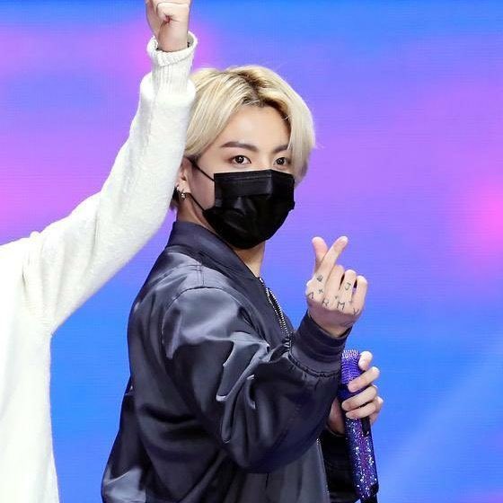 chstkvaa's tweet photo. #JUNGKOOK
просто АААААААААААААА https://t.co/bWnz1kmOva