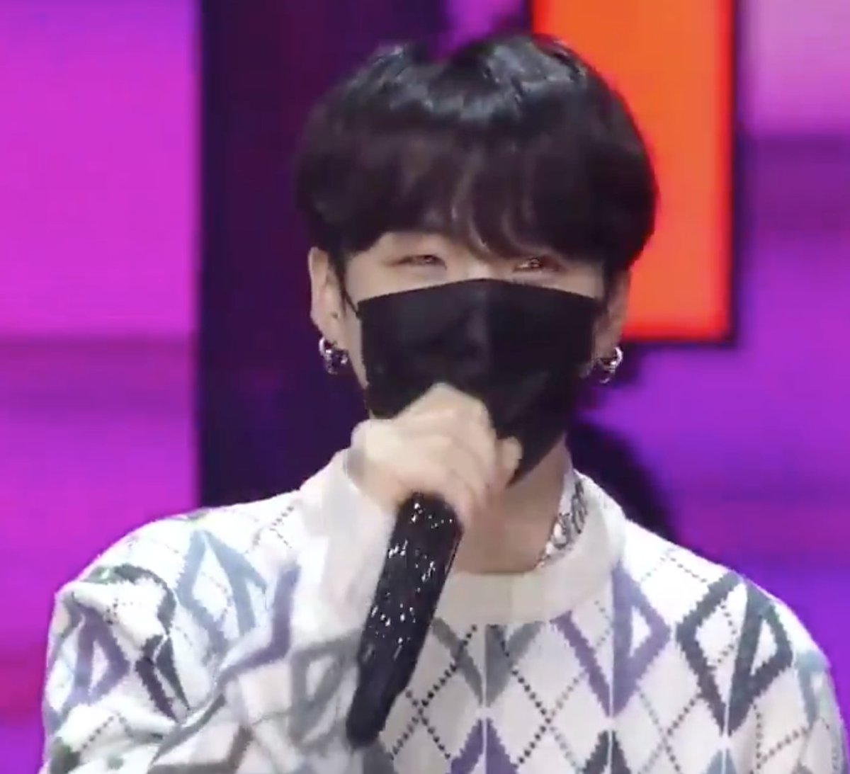 charts_k's tweet photo. Yoongi said he tried to recover and come back as fast as possible so people don't forget about him 😂 https://t.co/FnM6SlfBnB