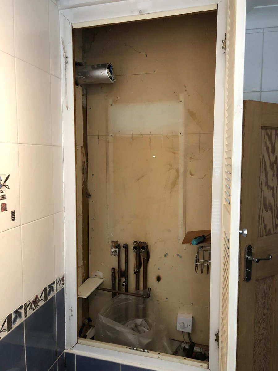 RGPGASANDOIL's tweet photo. 🔥First install 2021🔥
Replacing this old Worcester for a shiny new Baxi830
New Magnetic Filter✅
Hive Smart Controls✅
New Double Rads✅

⭐️Highly experienced, reliable and reasonably priced Gas Safe Registered Engineers covering South West Wales. 

📱Give us a call today. https://t.co/ySR90jOsMS