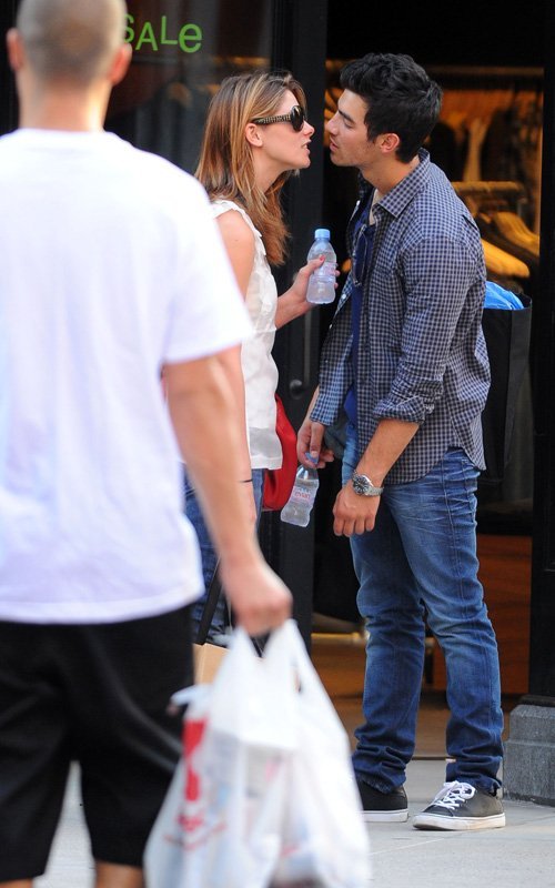 2010-2011: Ashley Greene. They met at a movie premiere. Joe revealed that he lost his virginity to her when he was 20 (he also added that he was sexually active way before that).