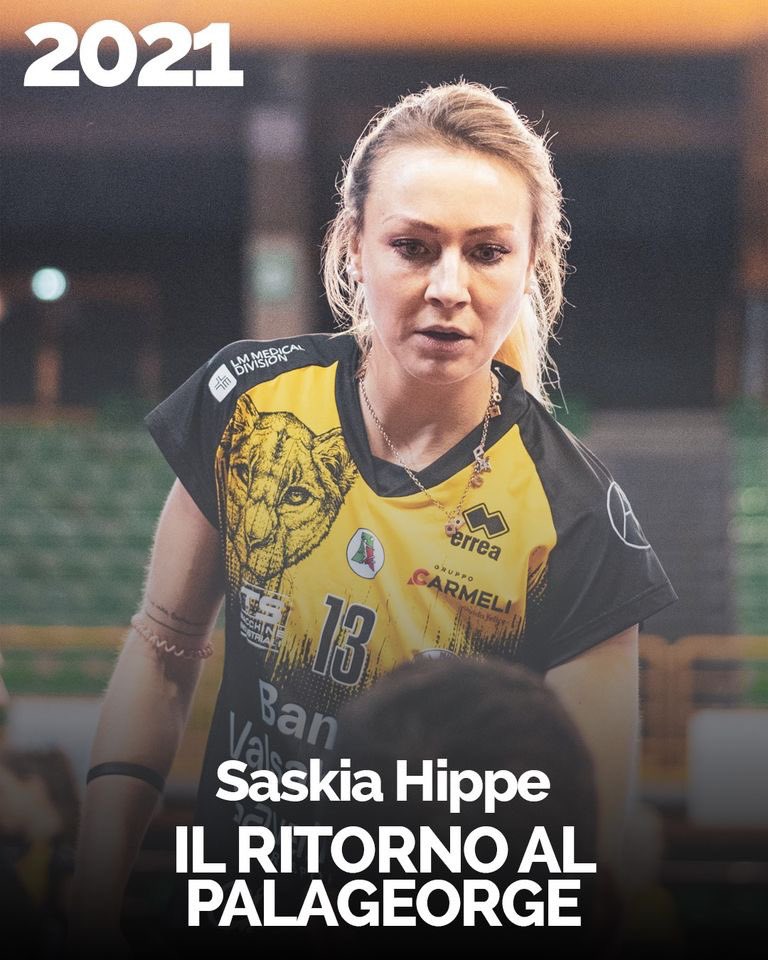 MilleniumBS's tweet photo. HIPPE TORNA AL PALAGEORGE 🏠

2021 🔙 2013

Ricordi dal 2013, quando Saskia ha giocato al PalaGeorge con la maglia della sua nazionale 🇩🇪 per il World Grand Prix 🌎
✌🏻 Ti è piaciuto l'esordio della nuova Leonessa? 

#forzaleonesse💛🖤 #torniamoaruggire🦁 @LegaVolleyFem @sassi_13 https://t.co/oQAN0Bkrc7