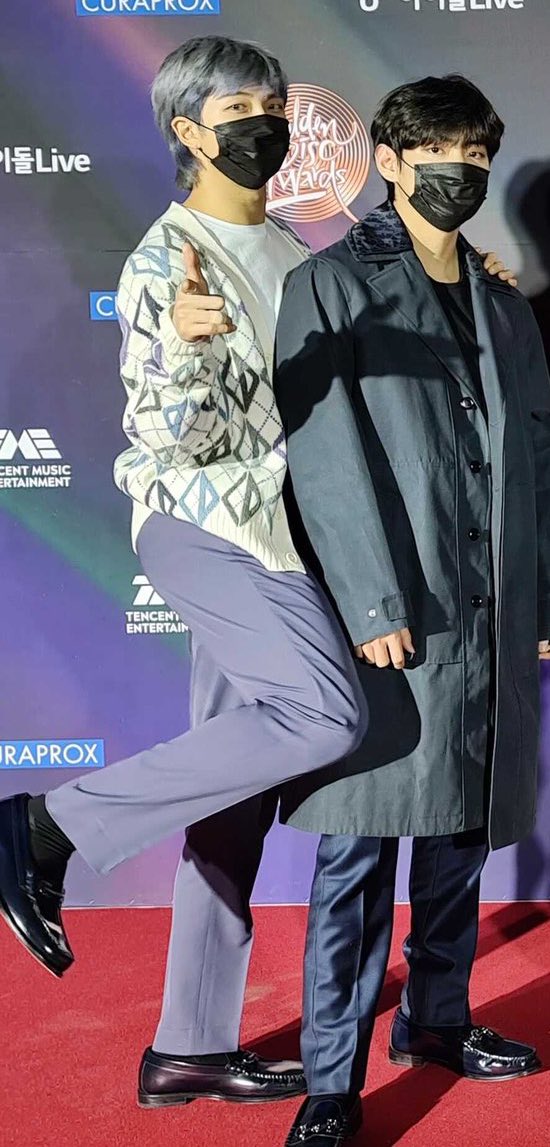 k1nGnAmj0on's tweet photo. HE REALLY OWNS THIS POSE https://t.co/ieBiZwtoyY