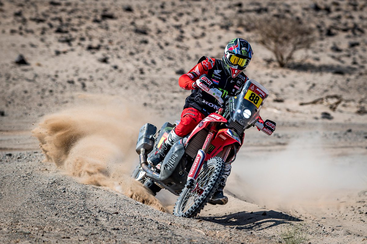 MonsterEnergyEE's tweet photo. Kaks unikaalset võitu #MonsterEnergy tiimile @dakar 2021 4. etapil! Palju õnne @joanbangbang88  ja @a_domza 💪

#Dakar #Rally #OffRoad #Racing #DirtBike #Motorsports https://t.co/euSllqIiiS