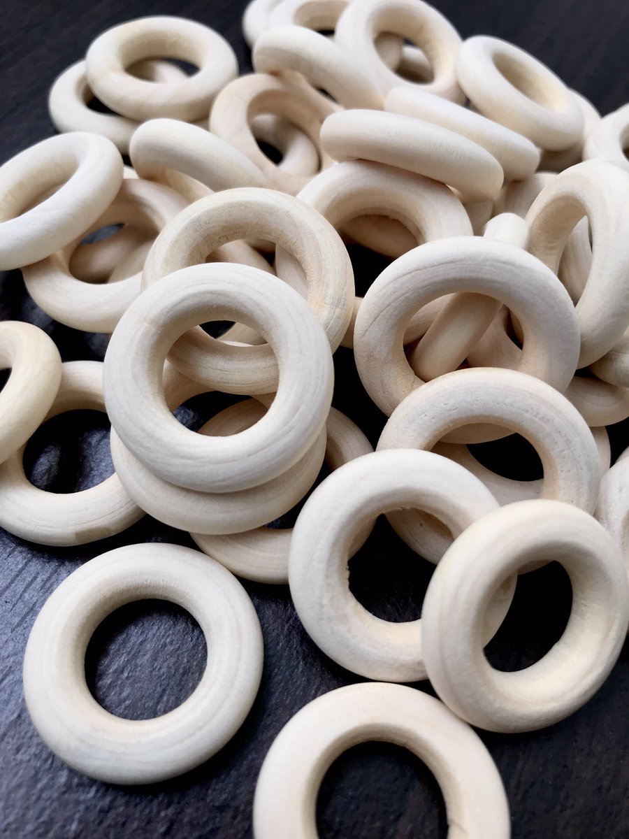 Natural wooden rings
Set of 25pcs

• 25mm in total diameter
• 15mm in hole diameter

MVR 35/- per set