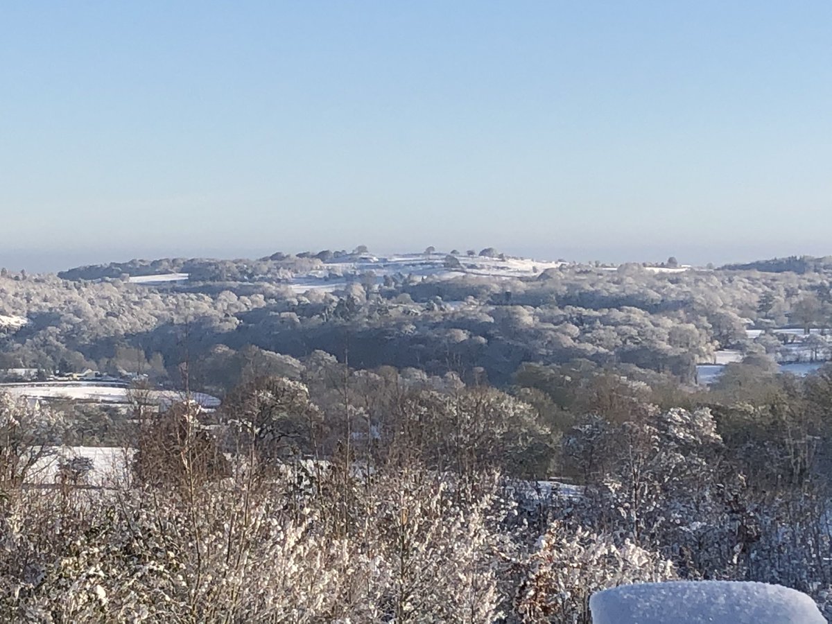 RealFruitSpirit's tweet photo. Good Morning! #clwydianrange #viewfromkitchenwindow https://t.co/I53LRvZ9ko